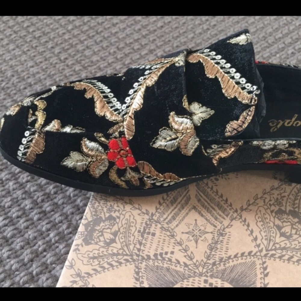 NEW Free People Brocade Loafer slide 38 fits like US 7 black gold holiday party